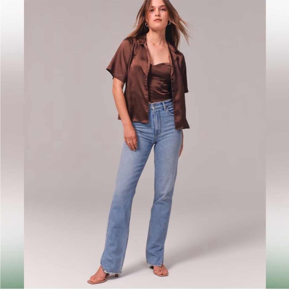 Abercrombie and Fitch Ultra High Rise 90s Straight Jean Vent Hem